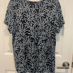 Fresh produce, size XXL, black and grey